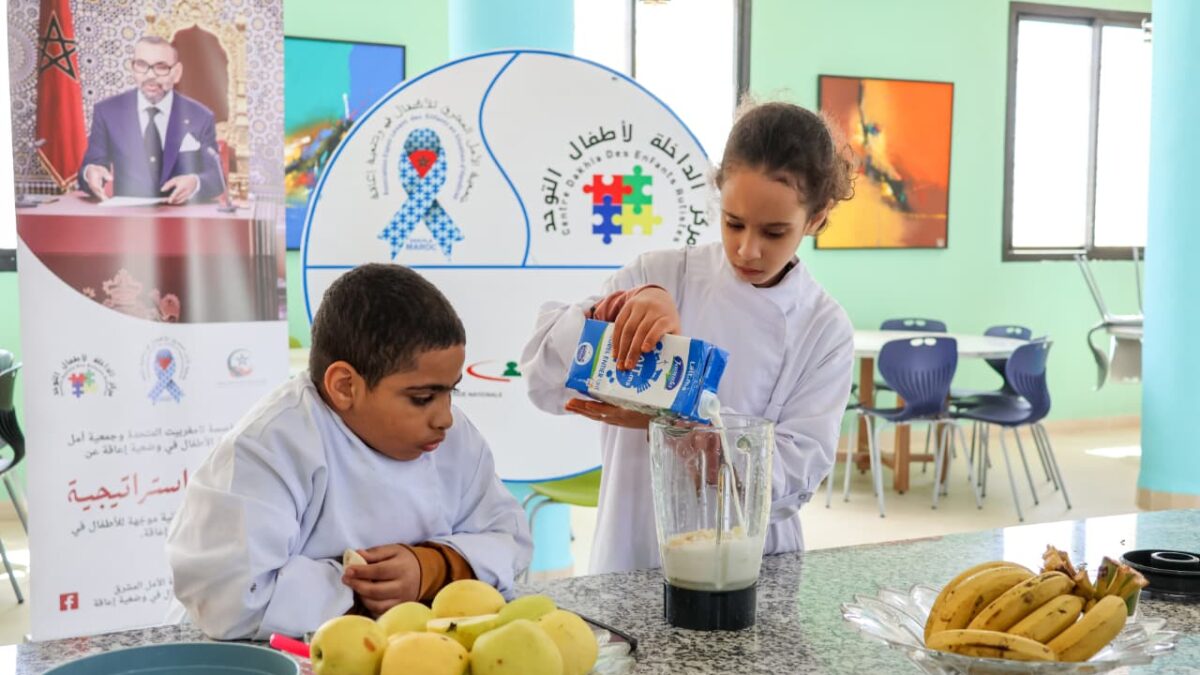 Accompagnement des enfants autistes par l'Association Al Amal Al Mouchrik à Dakhla