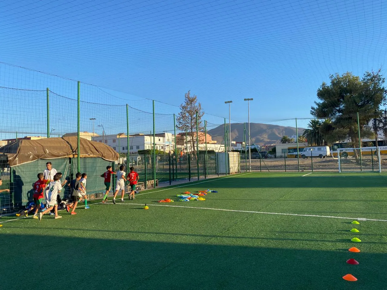 Travail technique au club de football de Midar